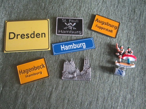 Pins und anstecknadeln - und,