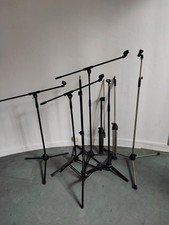 diverse Mikrofonstative wie auf den Fotos zu erkennen sind als Set abzugeben. 