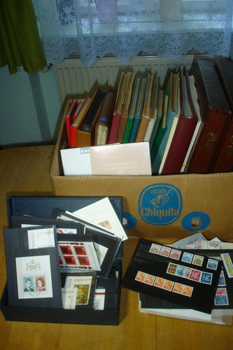 Wühlkiste mit - , 25