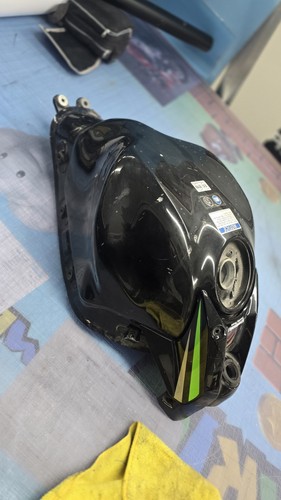 Kawasaki z650 benzintank - z650,