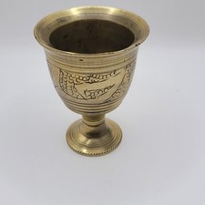 Dekorativer Messingkelch mit