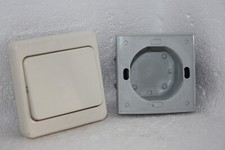 Berker Modul IP44 MB Schalter (Einbaudose Dichtung) Wippe & Rahmen in cremeweiß