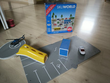 Siku World 2 Platten, 1 Garage+Auto+ Hubi Landeplatz+Hubi