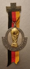 WM 1974 (Wander) Medaille, WM-Pokal, silber, Länderwappen der Teilnehmer, 6 cm