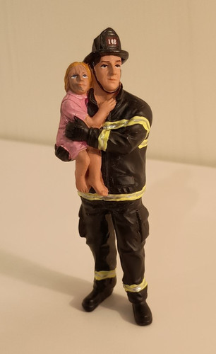 Feuerwehrmann rettet kind - feuerwehrmann,