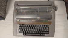 Sharp PA-4000 elektrische Schreibmaschine QWERTZ