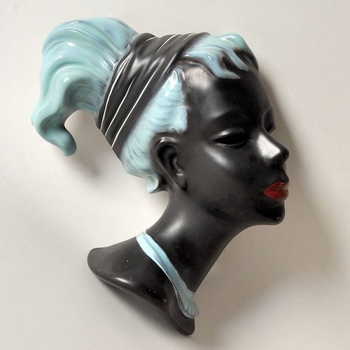 Wandmaske wall mask - /,