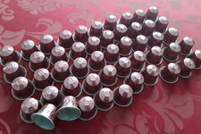50 Nespresso Kapseln leer rosa