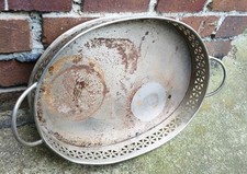 Tablett aus Metall mit Griffen Deko