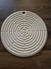 Le Creuset Unterstützer beige, Creme, nie verwendet