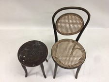 1 Bugholzstuhl und ein Hocker Thonet Mundus ? Originale um 1900