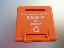 Altpapiercontainer /
