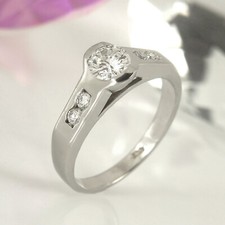 Ring Solitär Akzent 585 Weißgold 14K Diamanten ca 0,57 ct Wesselton vvsi Gr. 53