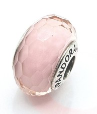 Pandora Charm mit Makel