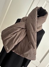 RAINS Daunenschal ungetagen Schwarz Vlies - taupe Daune