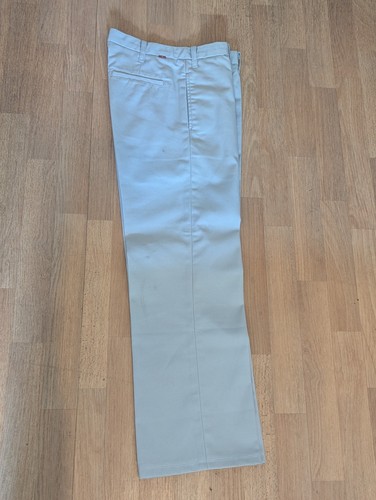 Levi sta prest for gals - levi's,