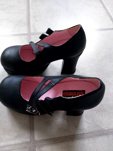 Gothic lolita plateau - gothic,