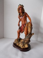 Figur, Indianer, mit Tomahawk, ca.20cm, Kunststoff auf Holzsockel