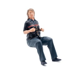 Lokführerin Nicole sitzend