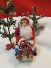 alter Weihnachtsmann Santa Claus Schlitten Christmas Masse antik