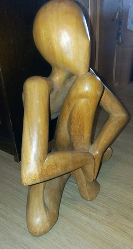 Große holzskulptur kunst der - holzskulptur,