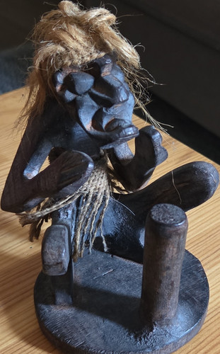 Afrikanische holzfiguren mit - 2,
