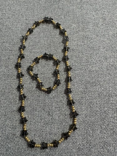 Perlenkette und armband - und,