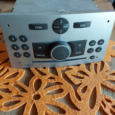 Autoradio mit CD Wechsler.  Opel Astra. 