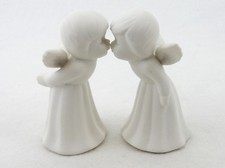 Kissing Angels Figurines, Set