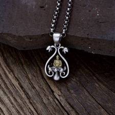 N47 Anhänger meditierender