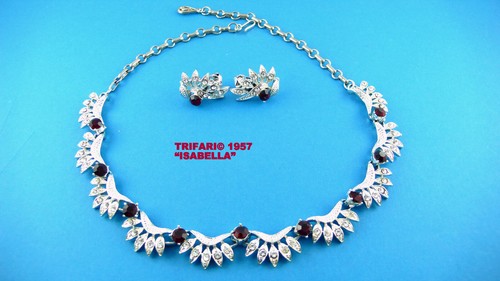 Trifari demi parure - ,,