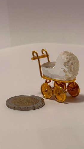 Miniatur-Kinderwagen