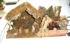 Krippe mit Spieluhr und Brunnen, Made in Italy