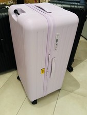 Große aufzugebende Koffer –