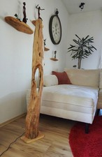 Stehlampe-mit-LED-aus Holz