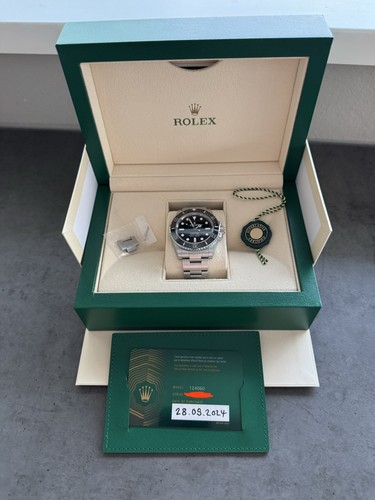 Rolex submariner date - rolex,