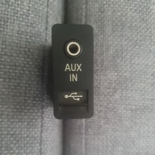 BMW  E60 E61 E81 E87 E90 E91 USB/AUX-IN Anschluss Buchse 9129651