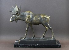 Bronze Figur - ELCH - auf naturalistischer Plinthe und Marmorsockel