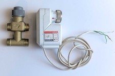 Honeywell 3-Wege Bypassventil V5833C PN16 DN15 + Stellantrieb M7410E1002