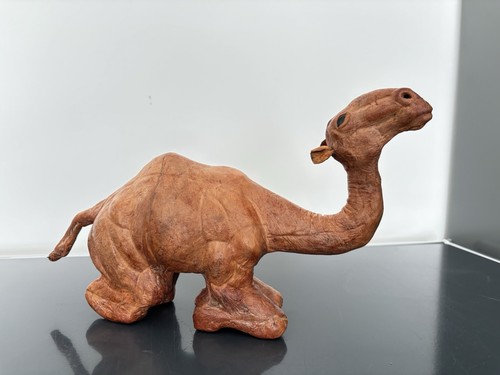 Kamel tierfigur aus leder - tierfigur,