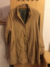 beige Lederjacke mit Knöpfen