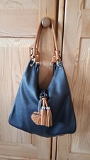 SCHÖNE schwarz-braune Lederlook Handtasche! WIE NEU! Mit Applikationen; Herzchen