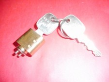 Neues Schloß mit 2 Schlüssel