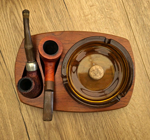 Aschenbecher pfeifenascher auf - aschenbecher/pfeifenascher,