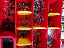 Rutenbau zubehör, großer Kasten voll mit Rutenringen und Bindegarn 