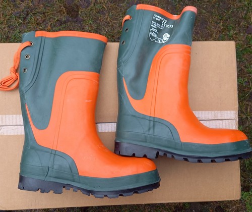 Neu schnittschutzstiefel - bw,