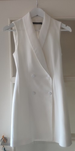 Vestido blanco tipo blazer