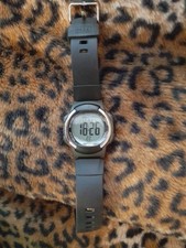 TCM Modell 217362 digitale Kompass Armbanduhr inkl. Kunststoffarmband schwarz