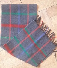 SCHAL HIGHLAND CROWN SCHOTTLAND 100% SCHURWOLLE /LAMBSWOOL GRAU KARO NEUWERTIG 