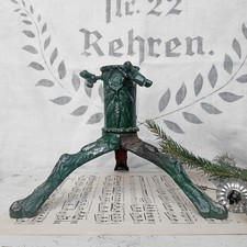 Alter antiker dreibeiniger Christbaumständer aus Gusseisen, alt, antik